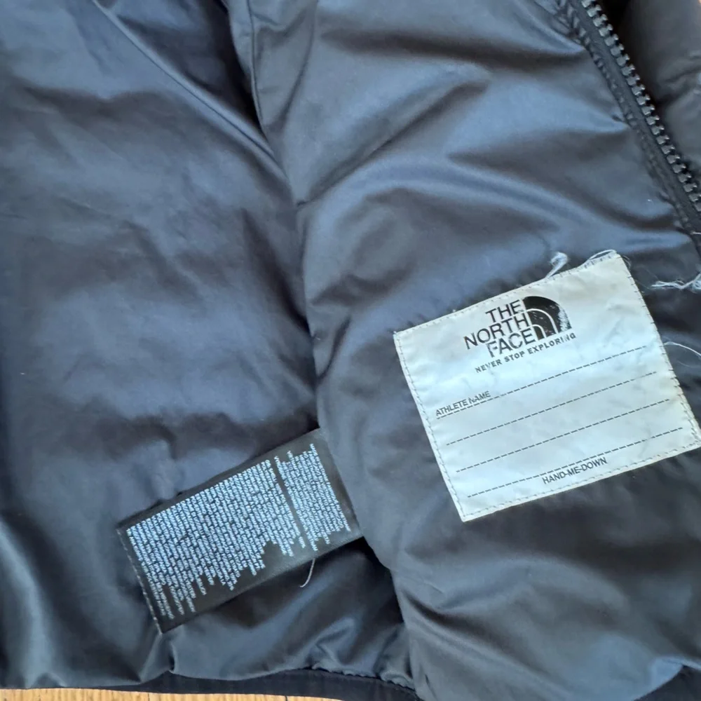 The North Face Kids Black Puffer Jacket - Picture 7 of 13